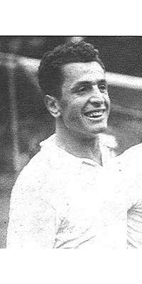 Mustapha Zitouni, French-Algerian footballer., dies at age 85